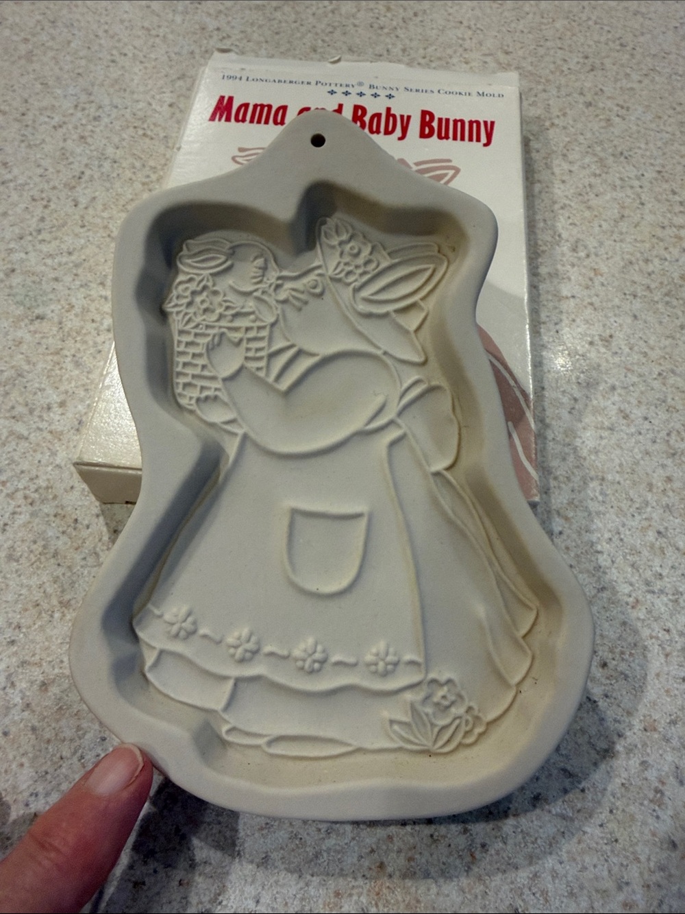 Mama and Baby Bunny Ceramic Mold - Beige vintage Longaberger Pottery